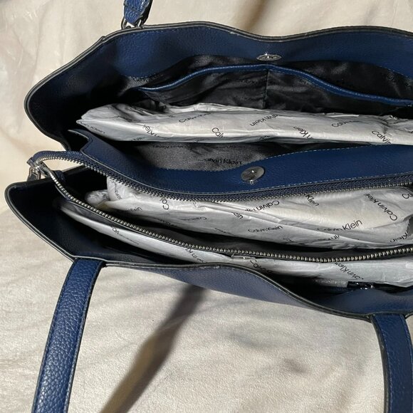 Calvin Klein “Adeline” NAVY Crossbody H2GAYNF3 – Elegant Structured Satchel NWT! - Picture 5 of 5